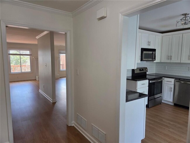 Building Photo - 1409 Old Virginia Ct SE