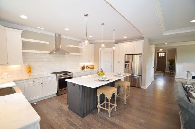 Building Photo - 9324 Old Plainfield Rd