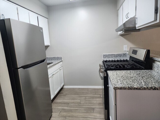 Building Photo - Harbour Towne