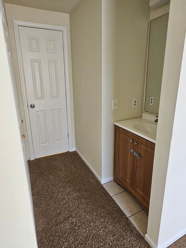 Building Photo - EDGEWOOD -  WOODBRIDGE CENTER TOWNHOUSE