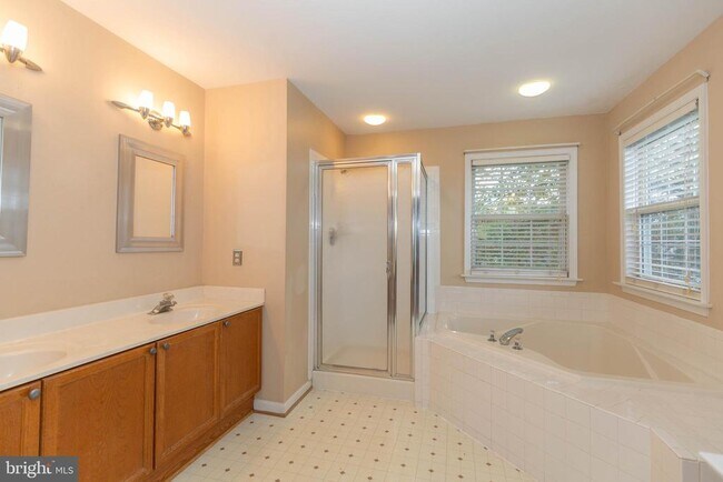 Building Photo - 131 Cypress Point Dr