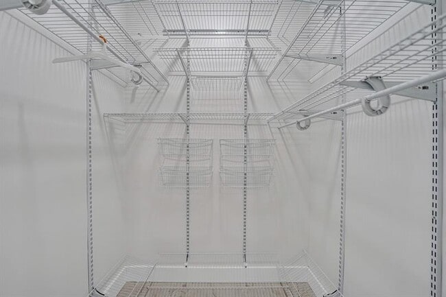 Building Photo - 3501 N Park Rd