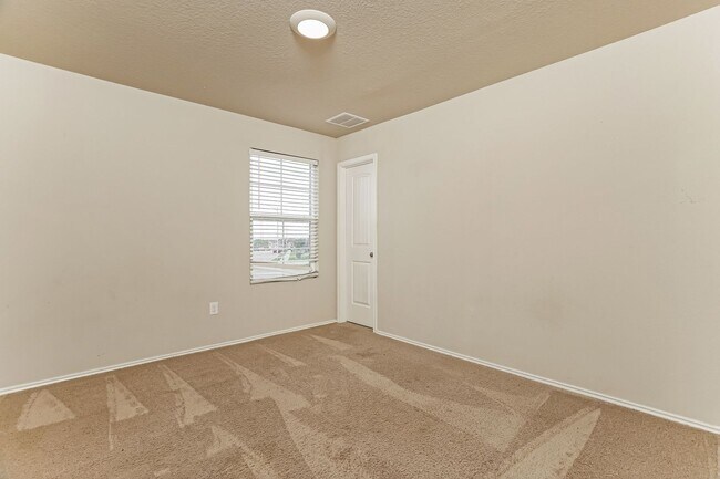 Building Photo - Spacious 3-Bedroom in Affordable Austin Community