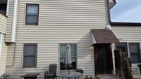 Building Photo - 2 Bed, 1.5 Bath Townhome with Garage Near McKee Medical Center