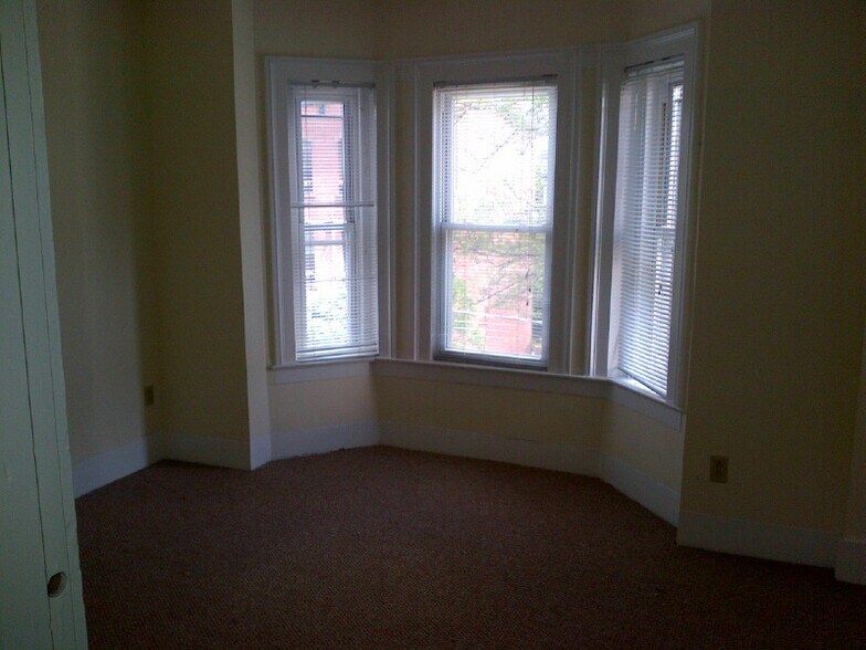 Primary Photo - 6 Court St