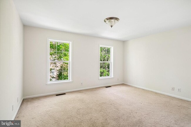Building Photo - 396 Delmar St