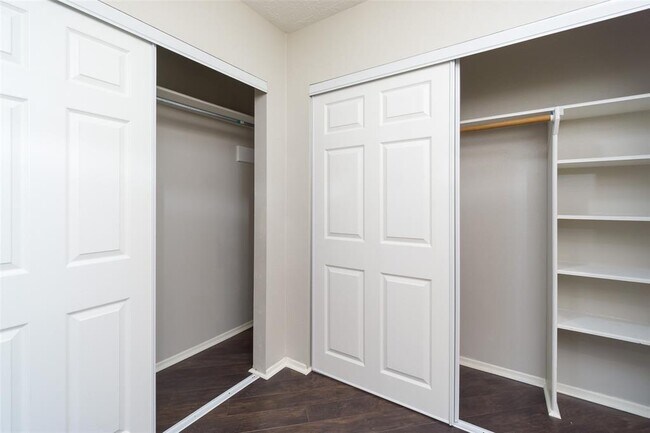 Building Photo - 2902 Laurelridge Dr
