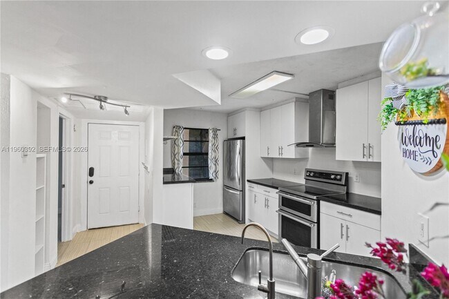 Building Photo - 10401 W Broward Blvd