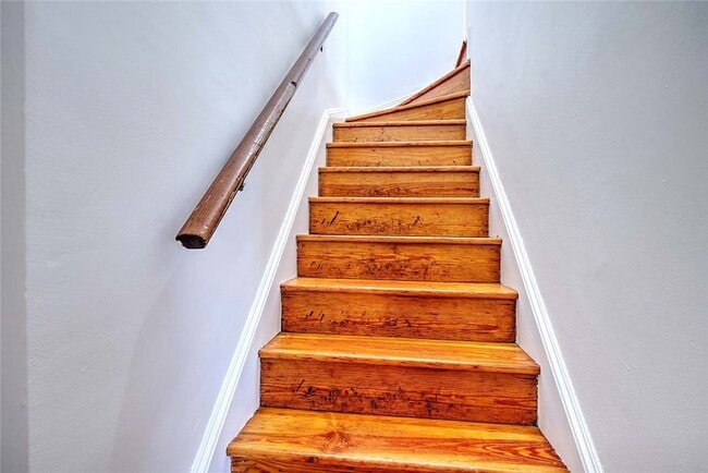 Building Photo - 118 Everett Ave