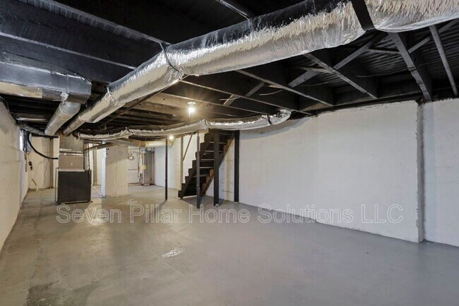 Building Photo - 1544 Granville St