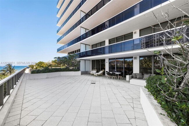 Building Photo - 5875 Collins Ave