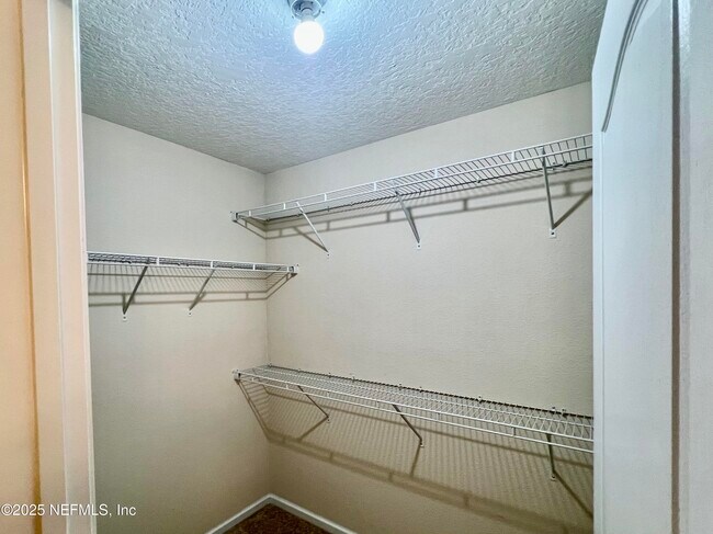 Building Photo - 12598 Itani Wy