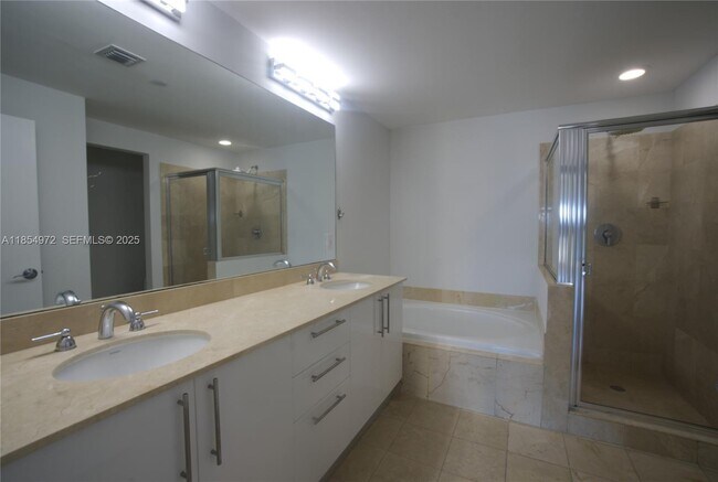 Building Photo - 3330 NE 190th St