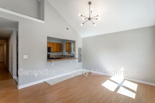 Building Photo - 2005 S Lyerly St