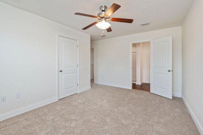 Building Photo - 175 Iron Horse Dr E