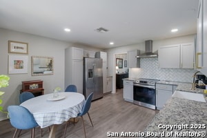 Building Photo - 11214 Blue Waters