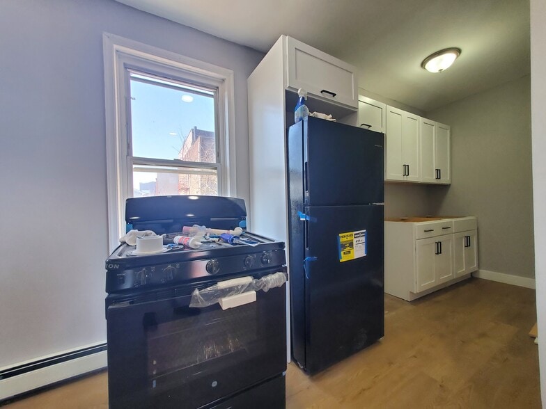 Primary Photo - 179 Armstrong Ave