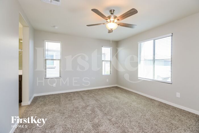 Building Photo - 1657 S 82nd Pl