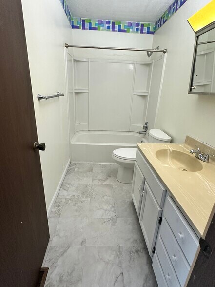 Upstairs bathroom - 135 E Pike St