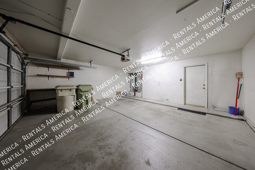 Building Photo - 21911 N 71st Ln