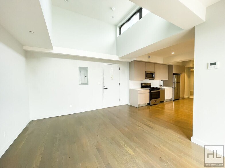 Building Photo - Bushwick Avenue / Spacious 2-Bed 1-Bath / ...