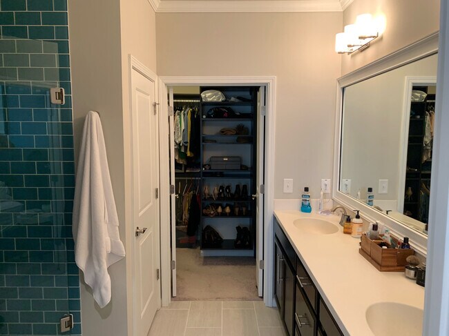 Building Photo - 955 Opelousas Way