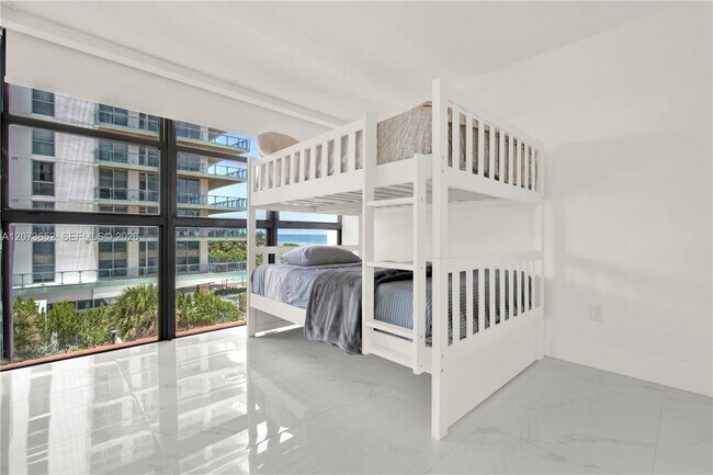 Building Photo - 5757 Collins Ave