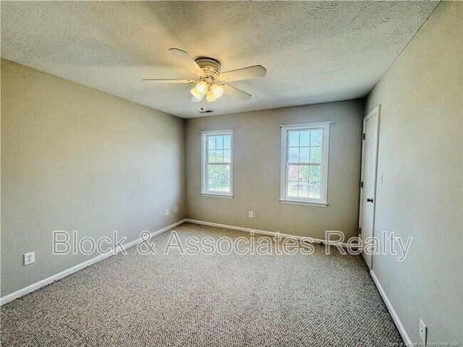 Building Photo - 109 Vail Ct
