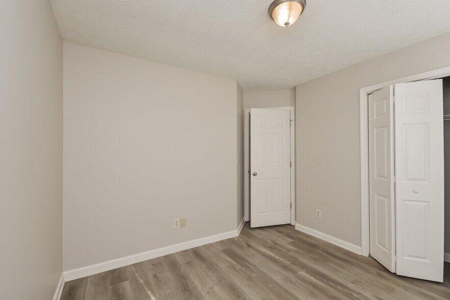 Building Photo - 204 Adam Cir