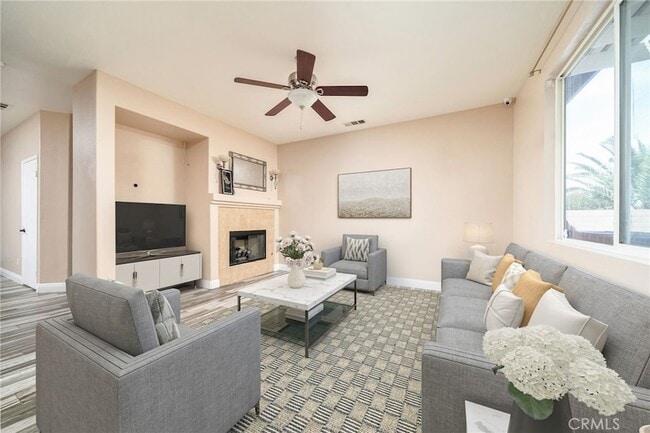 Building Photo - 12833 Biscayne Ave