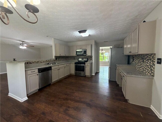 Building Photo - 3865 Crescent Walk Ln NE
