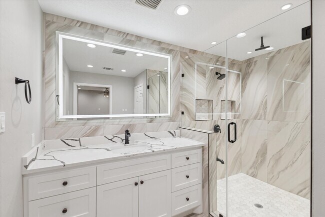 Building Photo - 2511 Nelwood Dr