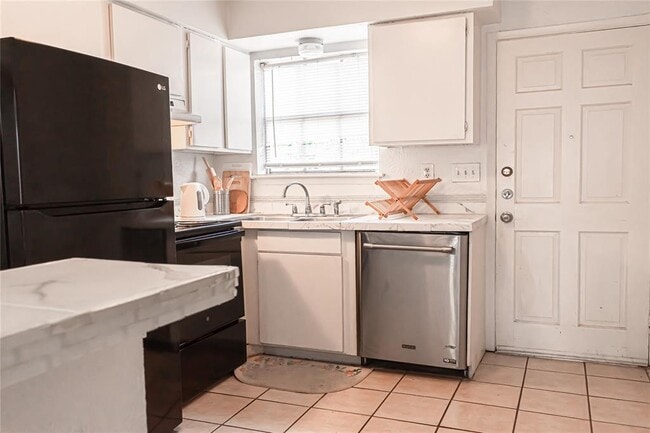 Building Photo - 6305 Westward St