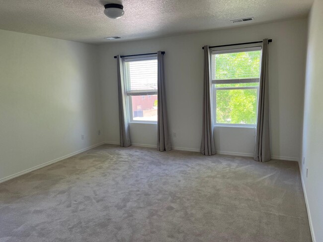 Building Photo - 1943 Busher St SE