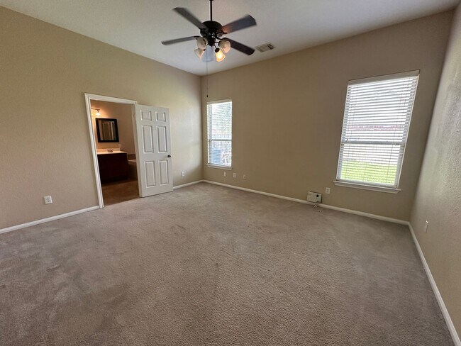 Building Photo - For Lease | 4 Bed, 2.5 Bath | 2,587 Sq Ft ...