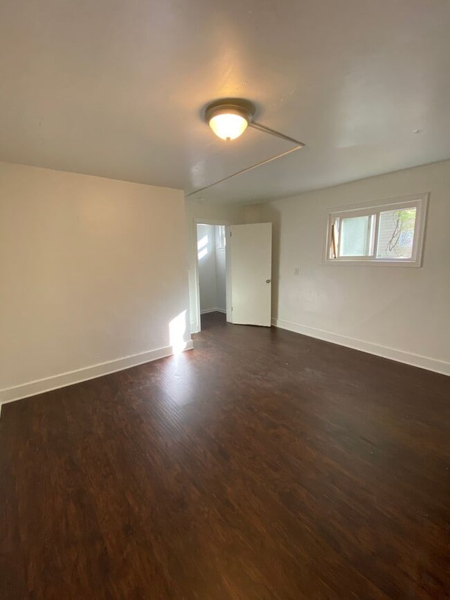 Building Photo - Available APRIL 2026 - Spacious 3 Bedroom Apartment in the Heart of Mt Oliver!