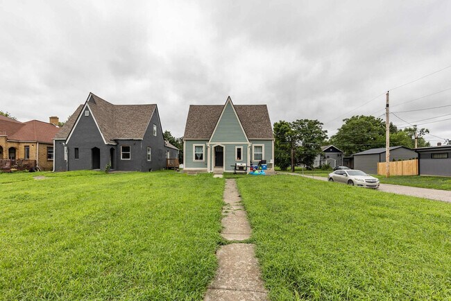 Building Photo - 3203 Sutherland Ave