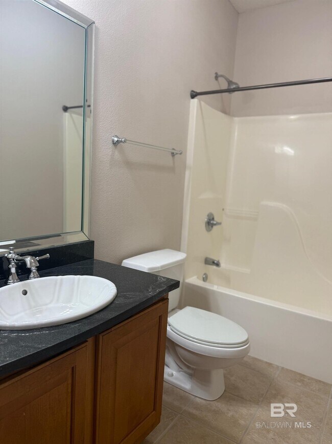 Building Photo - 21550 Palmer Ct