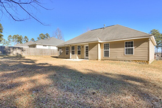 Building Photo - 1215 Pinnacle Dr