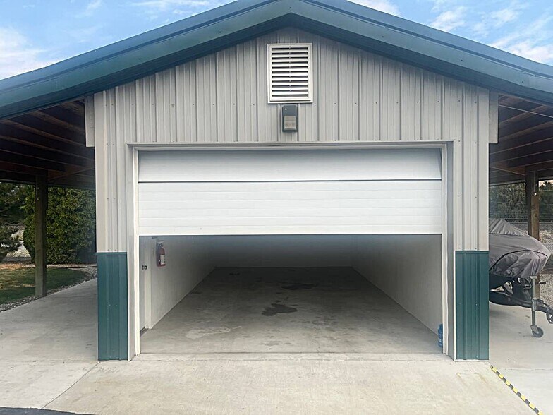 Building Photo - 2710 Mill Pond Rd