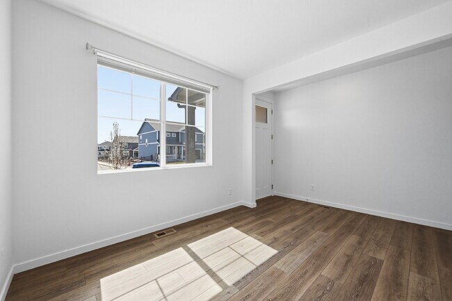 Building Photo - $2,695.95- 3 bed, 2.5 bath Home in Monument with Central AC and 2 Car Garage!