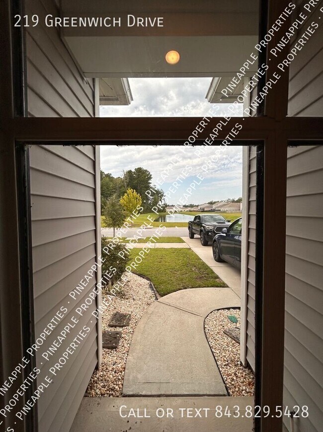 Building Photo - 219 Greenwich Dr