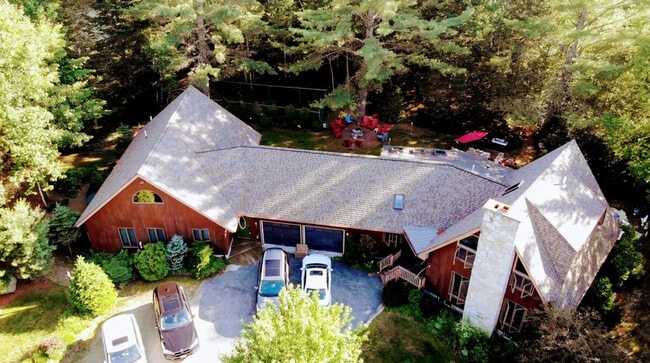 Building Photo - 140 Paquette Cir