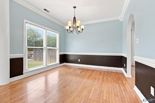 Building Photo - 146 Leathertree Ln