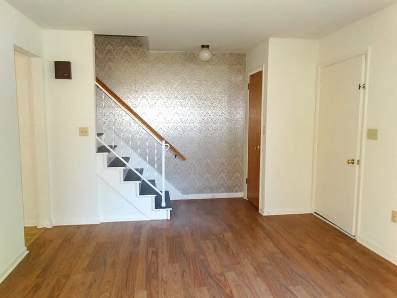 Building Photo - 313 Fulton St