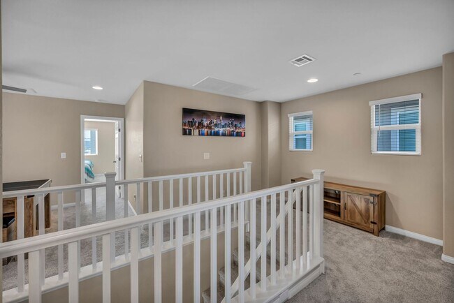 Building Photo - 688 Monroe Hl Pl