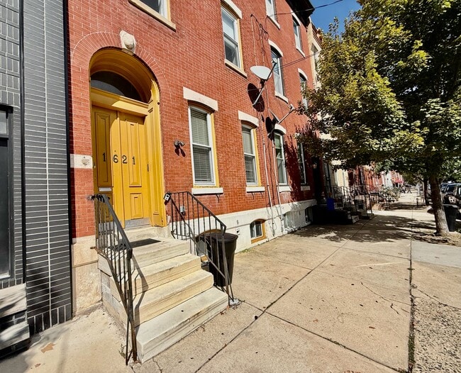 Building Photo - 1621 Christian St