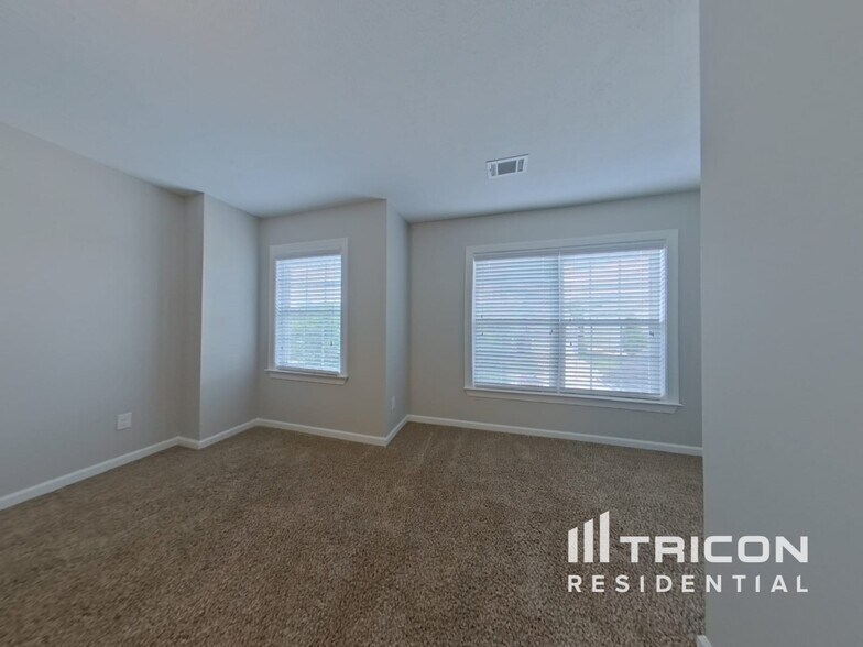 Building Photo - 551 Bunchgrass St