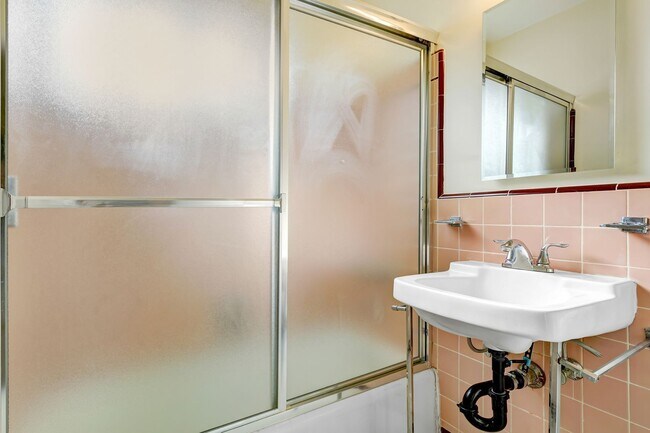 Building Photo - 500 California Ave