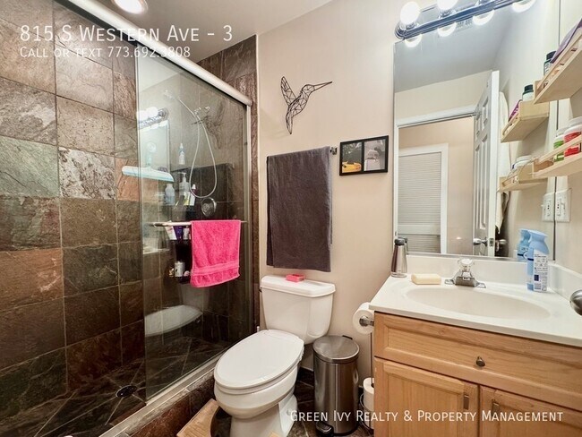 Building Photo - 815 S Western Ave